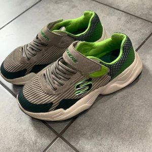 Used Skechers Boys Shoes Size 13